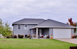 600 Ledlie Ct, Mankato, MN 56001