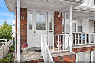 35 Dodge St, Bayonne, NJ 07002
