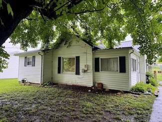 312 Boundary St, Oak Hill, OH 45656