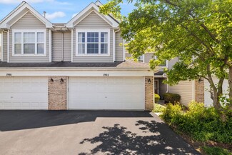 1992 Town Dr, Naperville, IL 60565