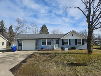 921 2nd Ave SW, Oelwein, IA 50662