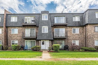 9405 Bay Colony Dr Unit 2W, Des Plaines, IL 60016