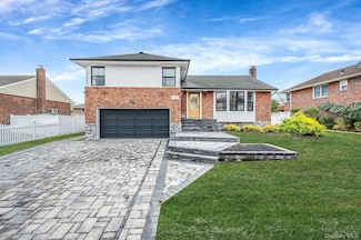 556 N Suffolk Ave, Massapequa, NY 11758