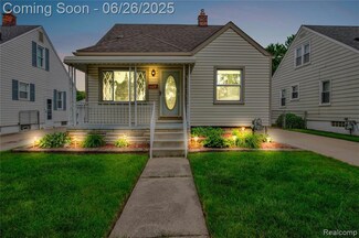 157 Cleveland St, Trenton, MI 48183
