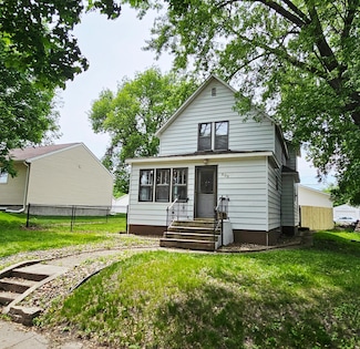 809 N 7th St, Montevideo, MN 56265