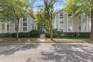 5776 Kingsbury Place, Saint Louis, MO 63112