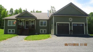33 Mckenzie Dr, Fort Kent, ME 04743