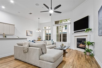 2205 Eriksson Ln, Dallas, TX 75204