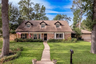 220 Elmwood St, Huntsville, TX 77320