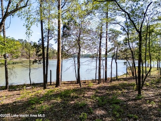 910 Luannes Way, Alexander City, AL 35010