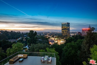 3701 Multiview Dr, Los Angeles, CA 90068