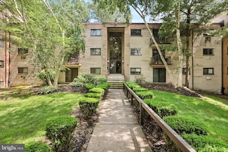 400 Glendale Rd Unit E 13, Havertown, PA 19083