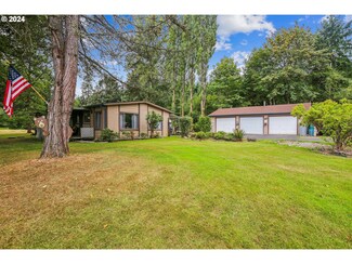 225 Chapman Rd, Castle Rock, WA 98611