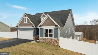 463 Escape Ct, Hedgesville, WV 25427