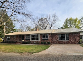 302 Smelser Ln, Searcy, AR 72143