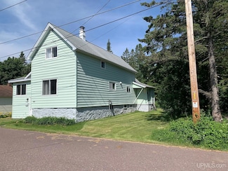 56937 Hecla St, Calumet, MI 49913