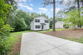 415 Pinecroft Ln, Spencer, NC 28159