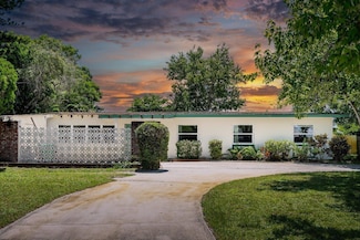 426 SE Tranquilla Ave, Port Saint Lucie, FL 34983
