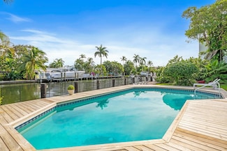 512 Riviera Dr, Fort Lauderdale, FL 33301