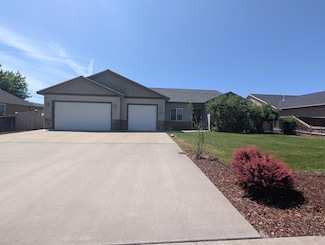 5548 Sturdivant Ave, Klamath Falls, OR 97603