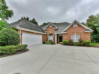 1308 Brockton Ln, Charlotte, NC 28226