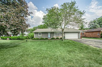 8125 Meadowlark Dr, Franklin, OH 45005