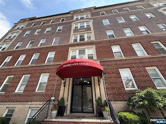 6045 Boulevard E Unit E1, West New York, NJ 07093
