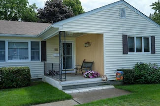 11 Killarney Dr, Burlington, VT 05408