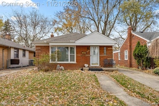 7668 Cortland Ave, Allen Park, MI 48101