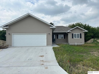 1810 Vivian Ln, David City, NE 68632