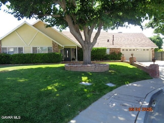 43901 Fabrik Ave, Lancaster, CA 93536