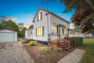 285 Division St, Algoma, WI 54201