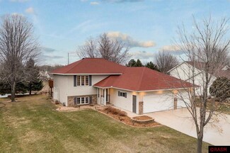 2156 2156 Eagle Ridge Dr, North Mankato, MN 56003