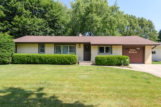 700 Lemira Ave, Waukesha, WI 53188