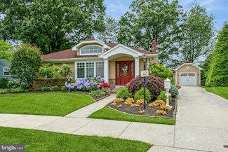 240 Meadow Dr, Haddonfield, NJ 08033