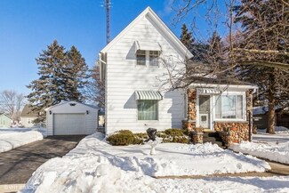 807 W Thompson St, Harvard, IL 60033