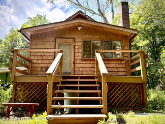 19 Lennox Ave, Glenford, NY 12433