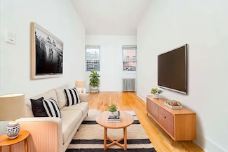 140 Frost St, Brooklyn, NY 11211