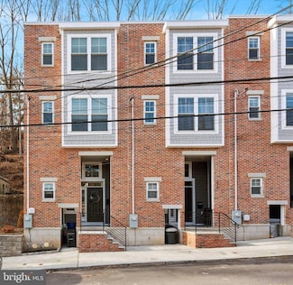 214 Fountain St, Philadelphia, PA 19128