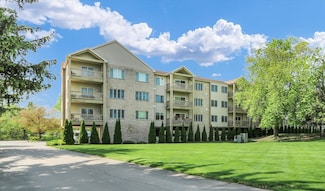 3801 Clubhouse Dr Unit 103, Champaign, IL 61822