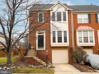 8124 Madrillon Springs Ln, Vienna, VA 22182