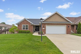 5314 N Charter Oak Ln, Peoria, IL 61615