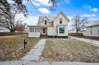 427 E Orleans St, Paxton, IL 60957