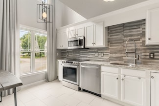 33 Barker Square Dr Unit 33, Pembroke, MA 02359