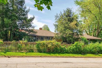 918 Napoleon St, South Bend, IN 46617