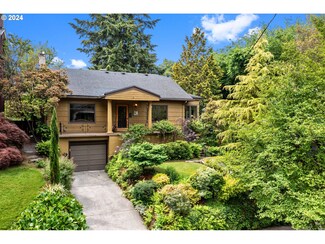 3216 NE Couch St, Portland, OR 97232