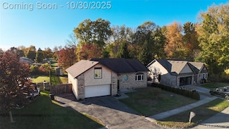 9756 Janet St, Taylor, MI 48180