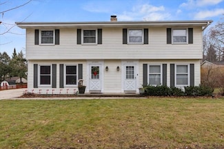 N39W5483 Wilshire Dr, Cedarburg, WI 53012