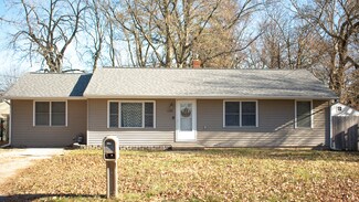 1208 S Western Ave, Champaign, IL 61821