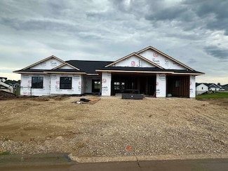 8202 Hugo Dr, Peosta, IA 52068